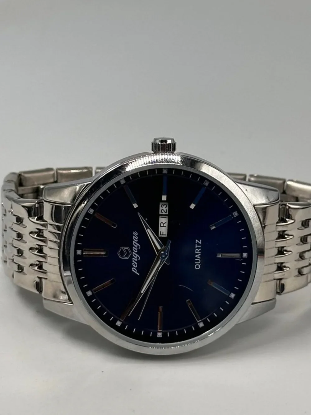 Pengagar Watch Men Silver Tone Blue Date Window 40MM Round New Battery